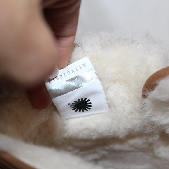 NIB UGG MINI SUEDE SHEARLING LINED WEDGE CLASSIC SLIM BOOTS CHESTNUT - Picture 9 of 10